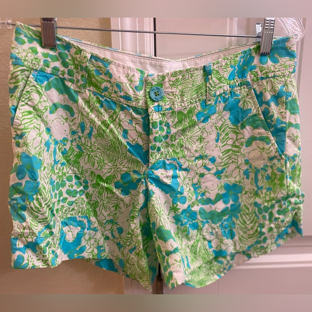 Lilly Pulitzer It’s a Zoo Callahan shorts size 4. VGUC